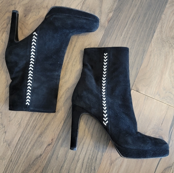 🖤 Stuart Weitzman Black Suede Chevron Heels Ankle Boots Womens 8 M - Picture 12 of 12